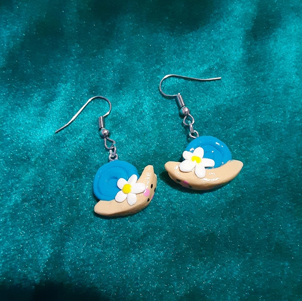 Snail earrings - Picture 2 of 2